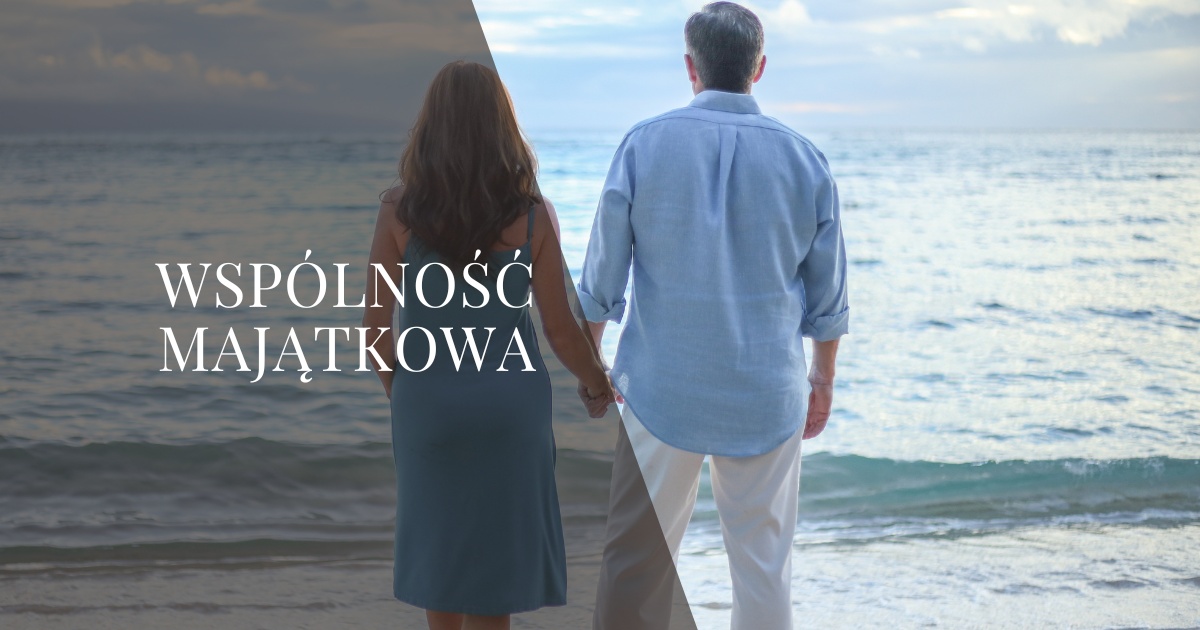Para trzymająca się za ręce nad brzegiem morza, symbolizująca wspólność majątkową małżonków.