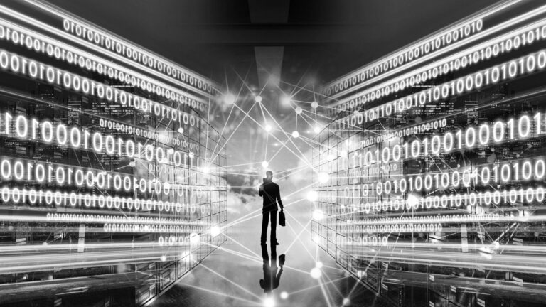 Przelew internetowy bez tajemnic. Kiedy realnie pieniądze trafią na konto?